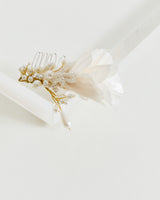 Gül Detaylı İncili Saç Aksesuarı