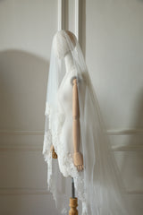 İşlemeli Maria Duvak