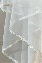 İnce Pırıltılı Duvak