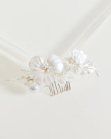 İnci Detaylı Çiçekli Toka