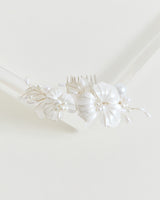 İnci Detaylı Çiçekli Toka