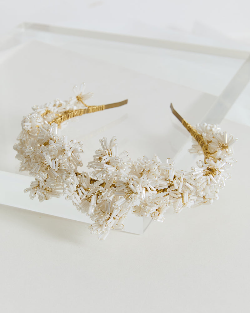 Kesme Boncuklu Gold Detaylı Taç