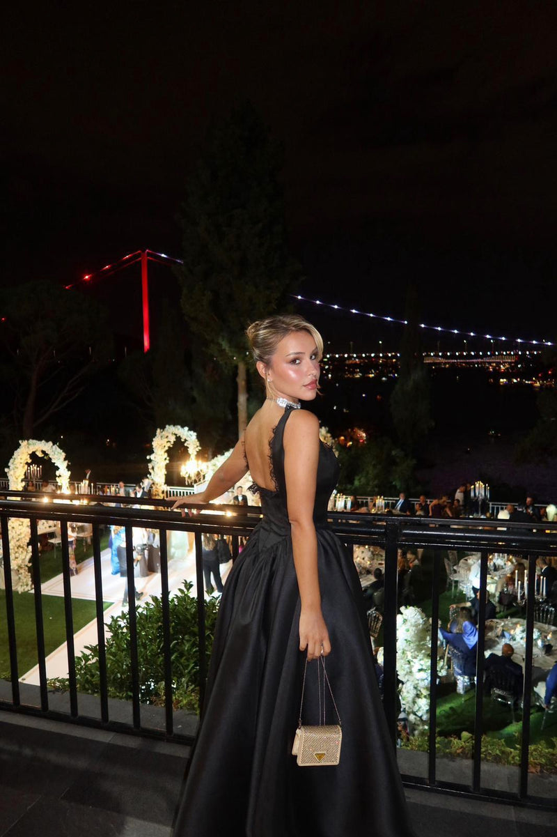 Kiralık Black Rose - Kübra Dede