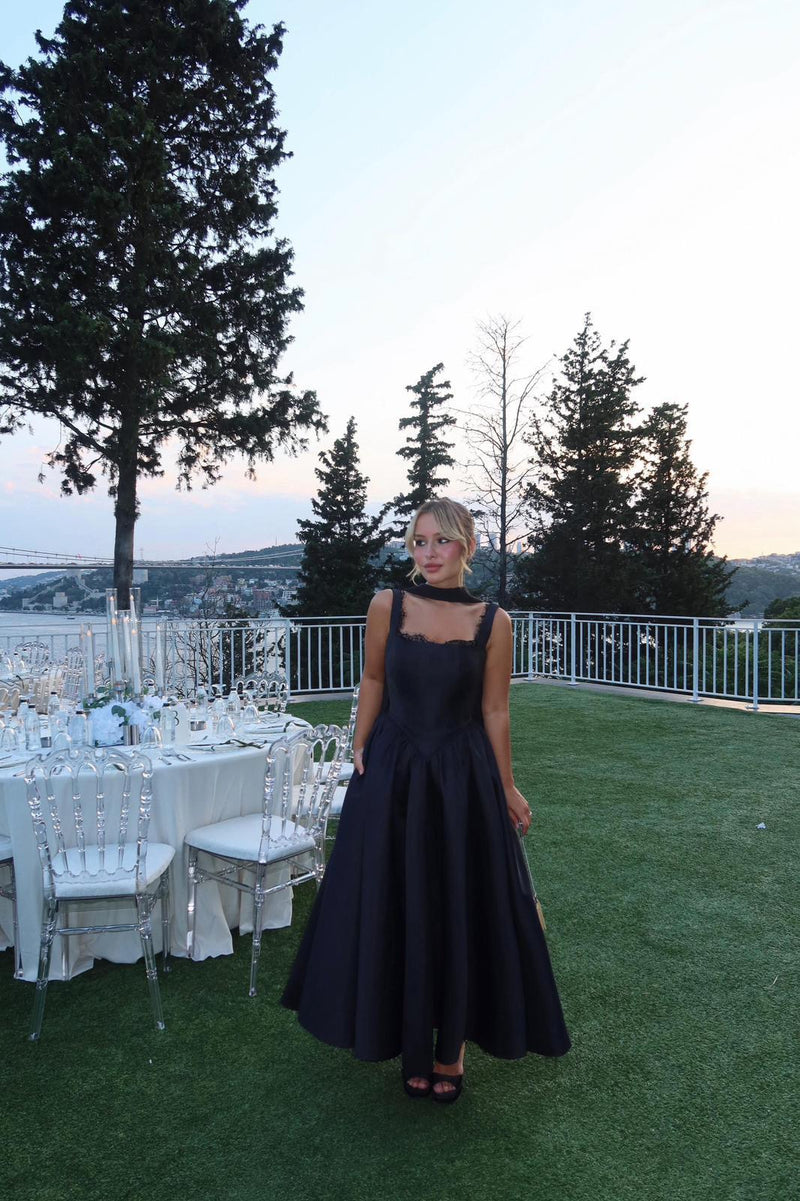 Kiralık Black Rose - Kübra Dede