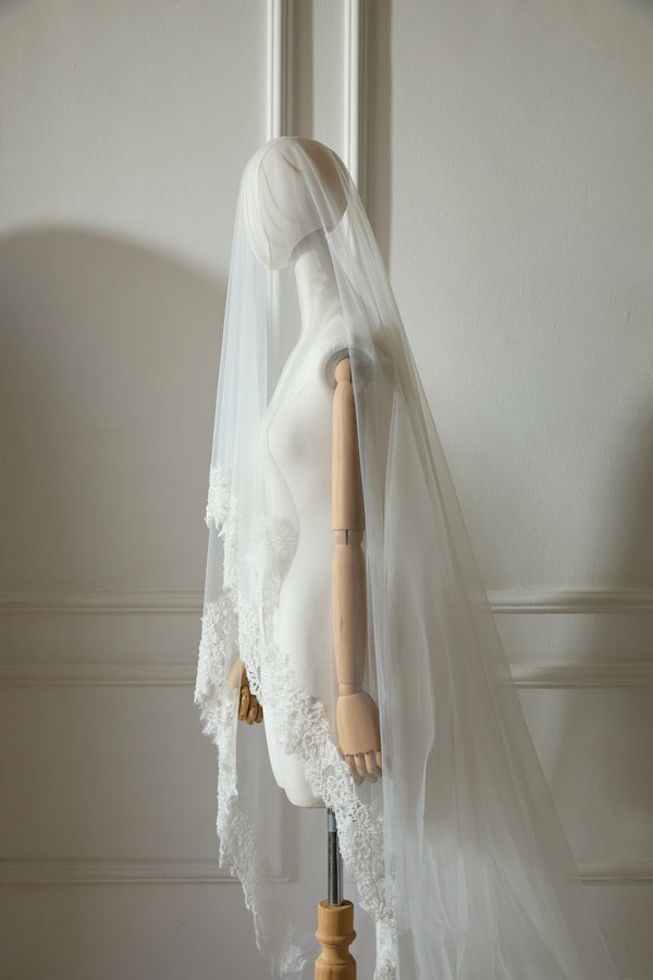 İşlemeli Maria Duvak