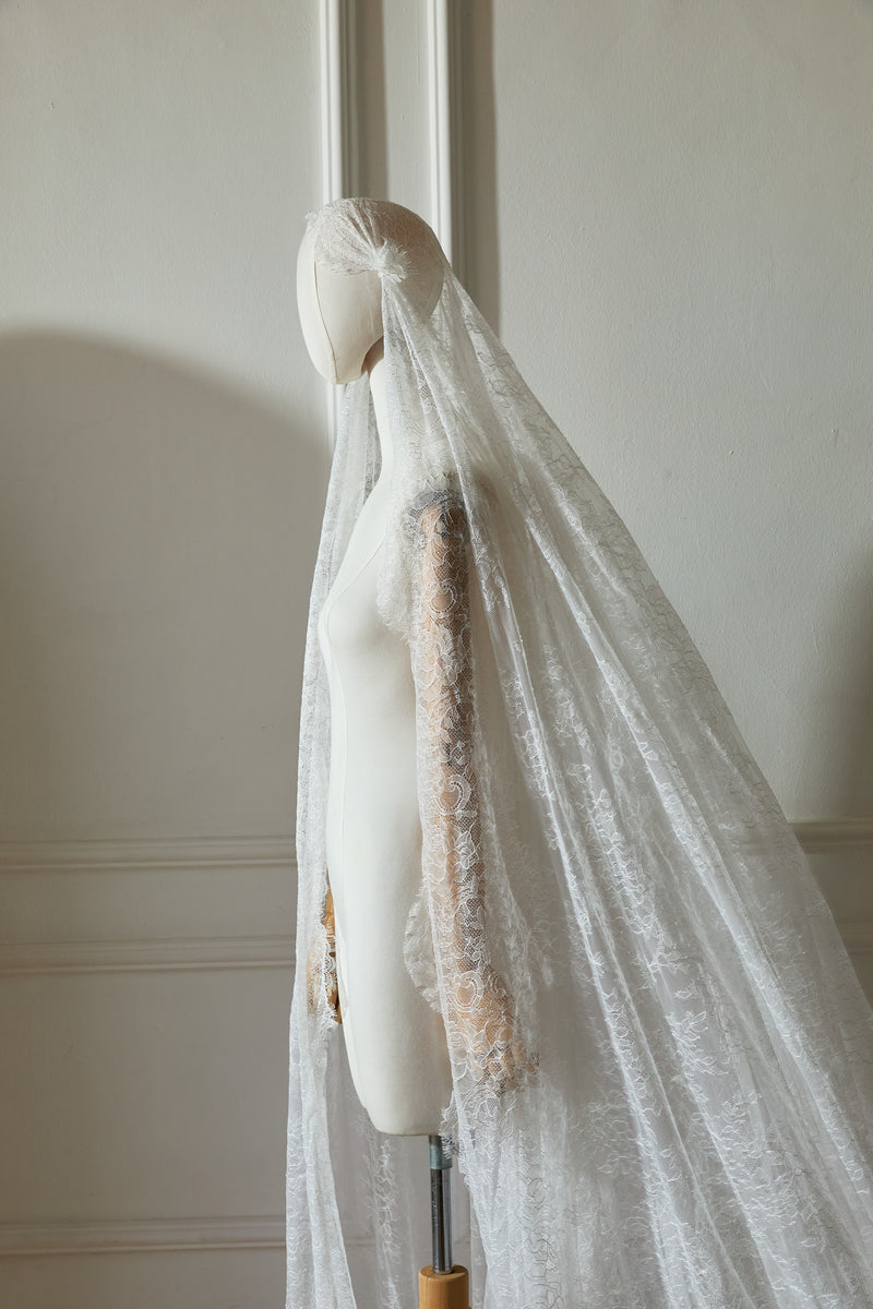 Lady Julieth Dantelli Duvak