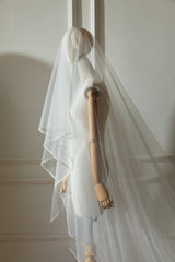 İnce Pırıltılı Duvak