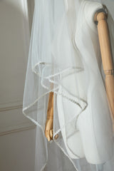 İnce Pırıltılı Duvak