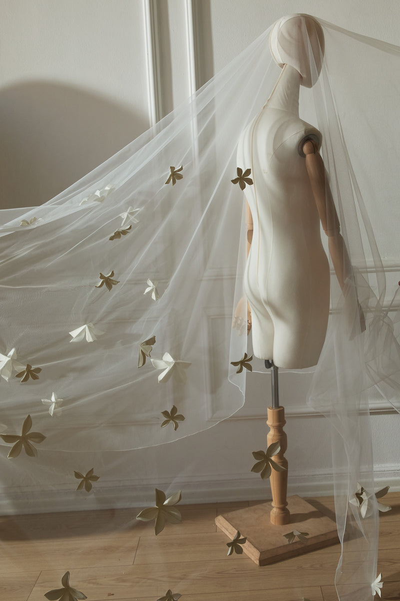 İşlemeli Lilium Duvak