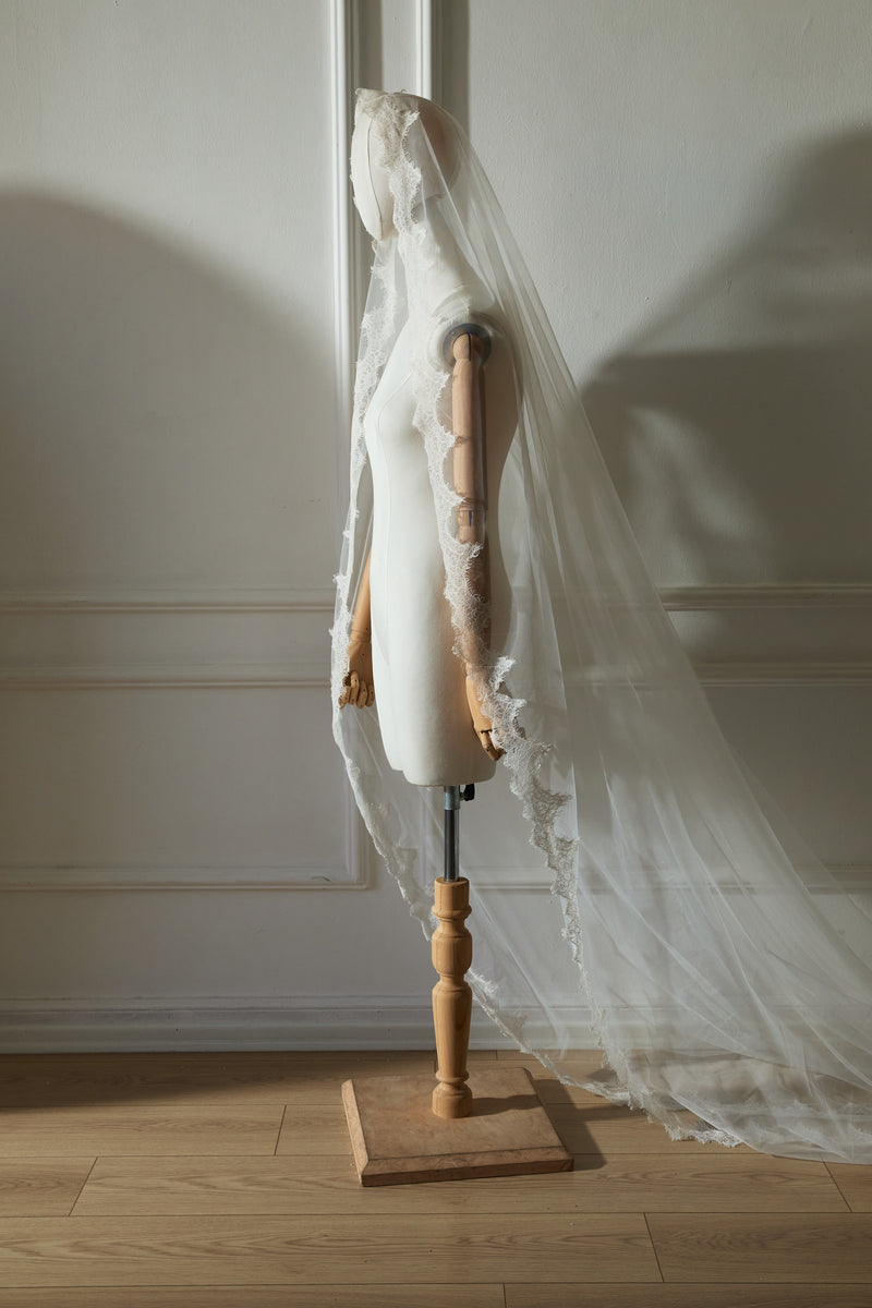 Julieth Dantelli Duvak