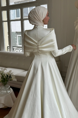 Violet Modest x Hilal Eker