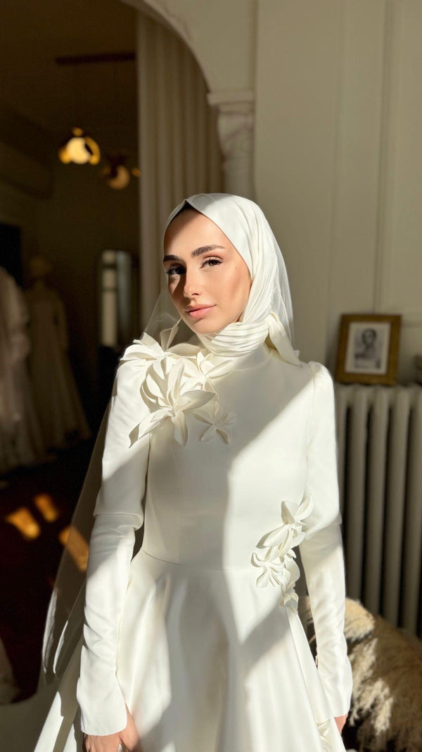 Sude Karlı - Lilium Gelinlik